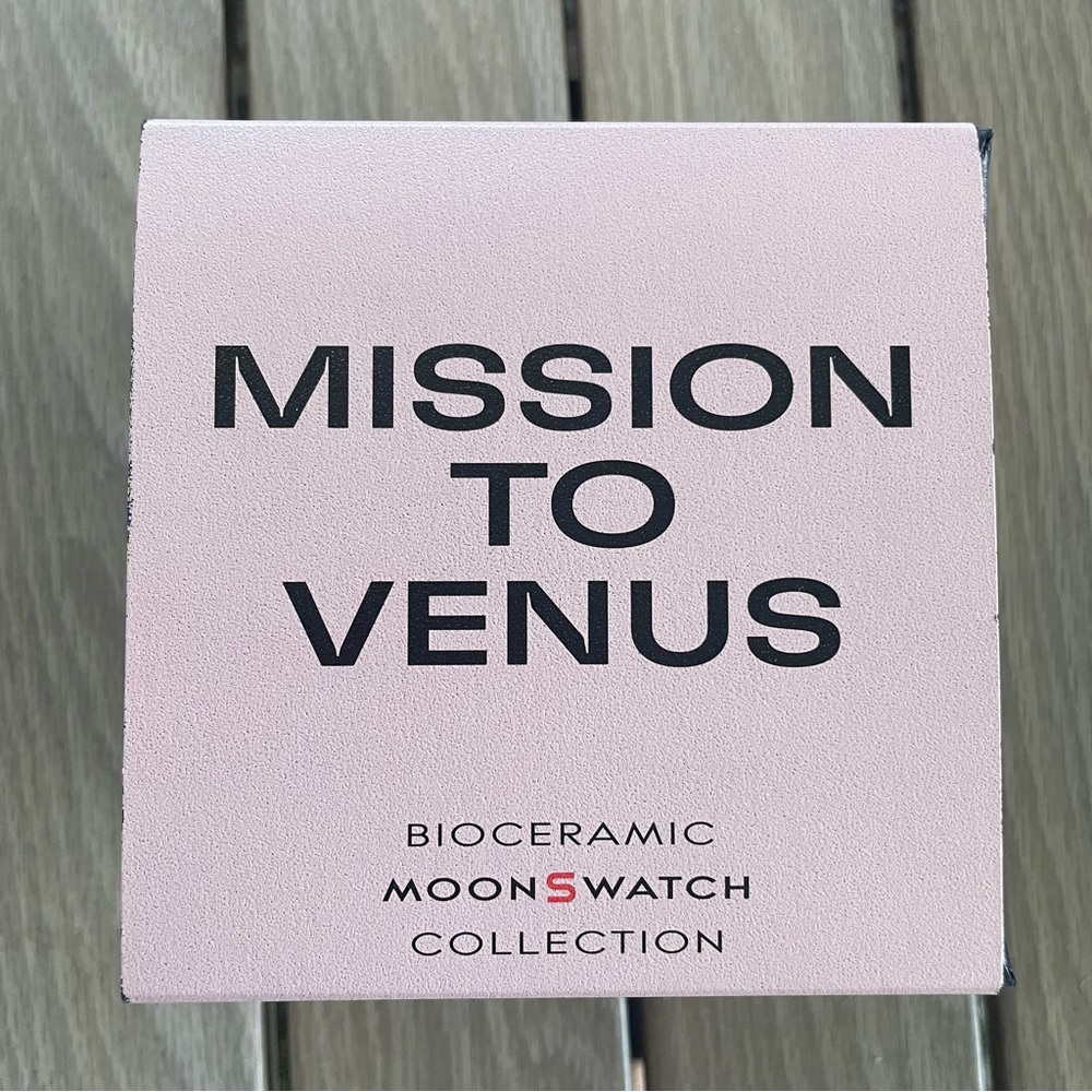 Omega Swatch Bioceramic Venus Pink MoonSwatch Watch NWT Brand New - Picture 4 of 12